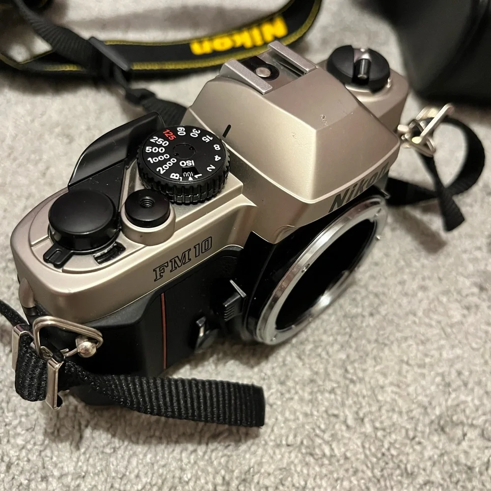 Nikon fm10 film camera package